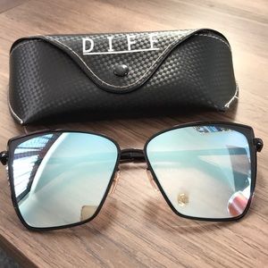 DIFF eyewear “Becky” black + ice blue mirror lense